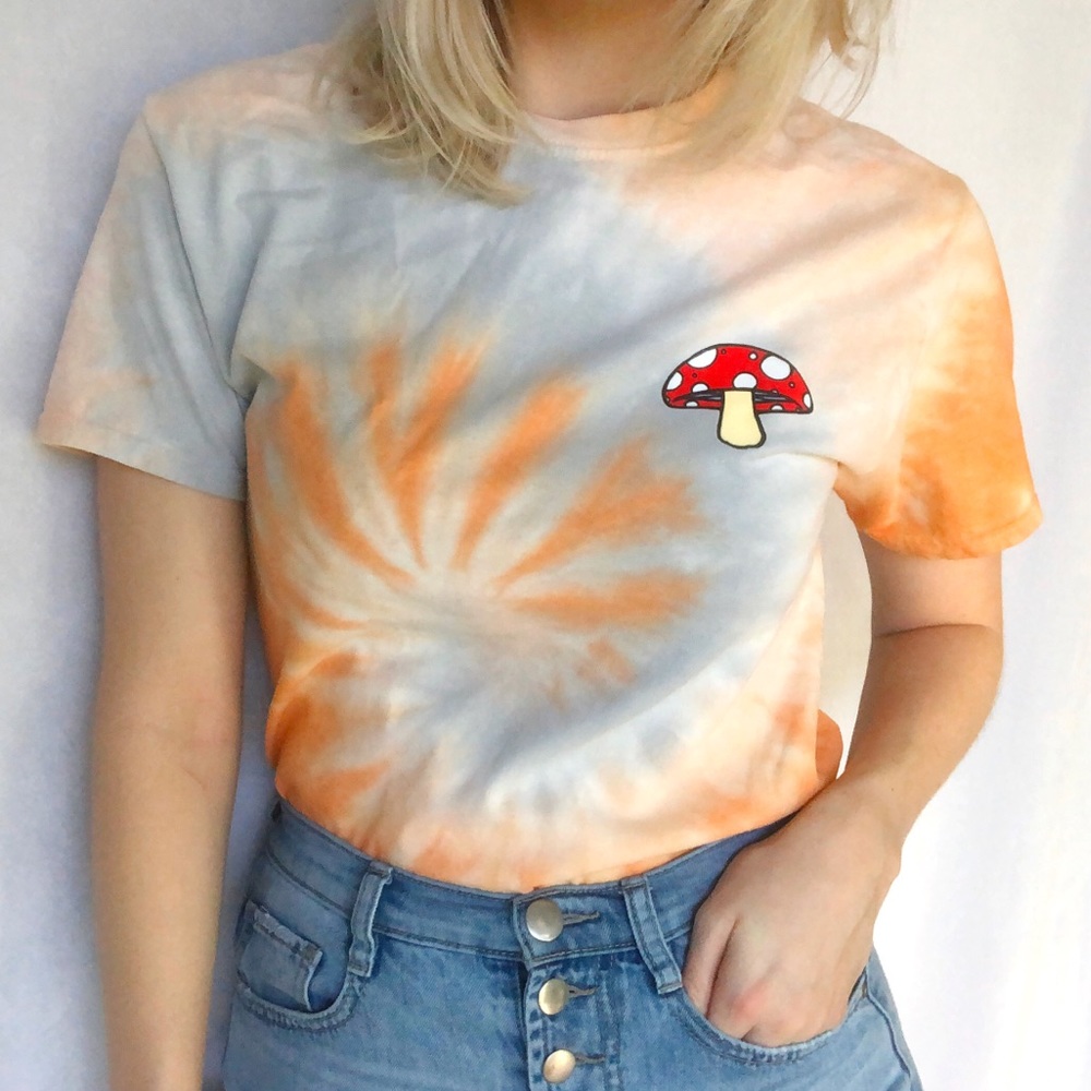 Mushroom NWOT TieDye Graphic Tee